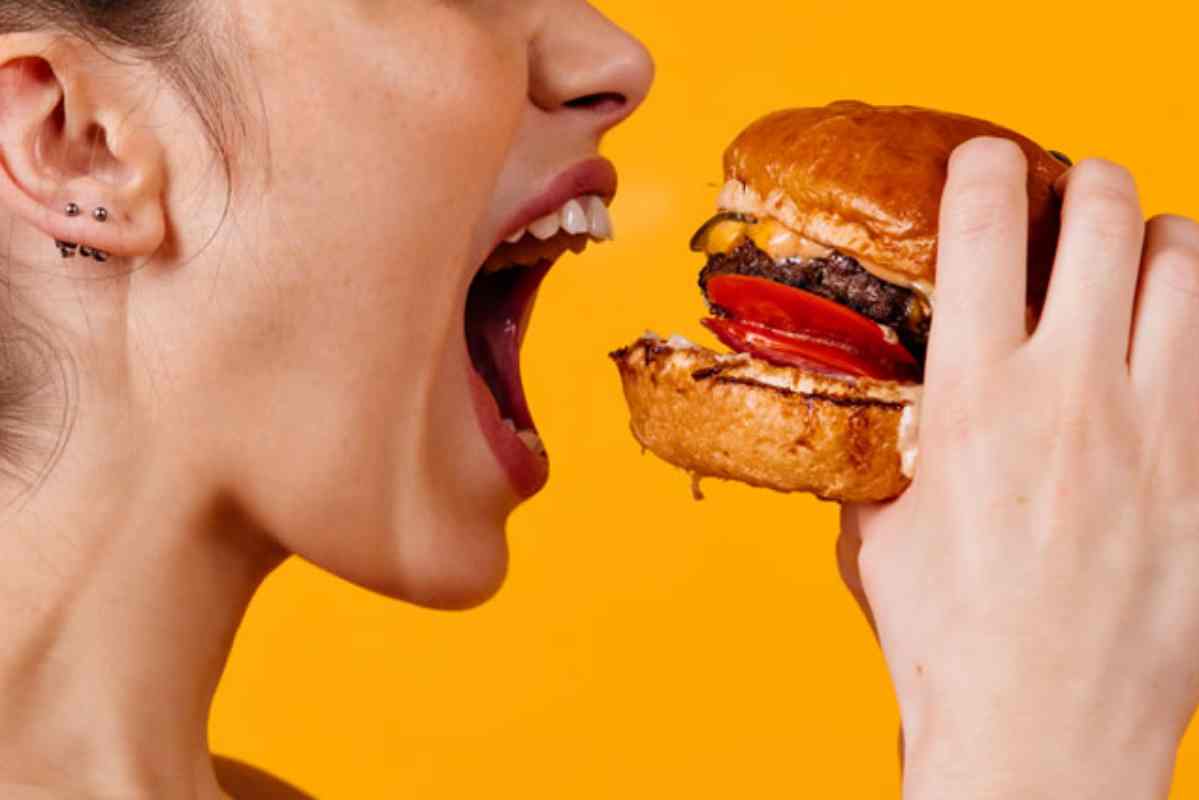 Dipendenza da cibo? Ce ne sono 5 dei quali non puoi fare a meno